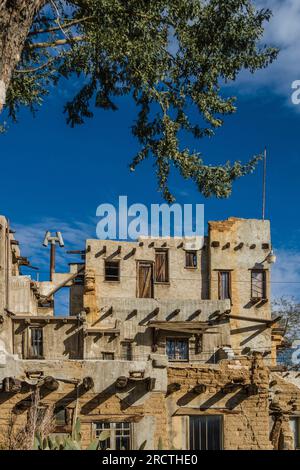 Il Cabot's Pueblo Museum è un museo storico americano situato a Desert Hot Springs, California. Foto Stock