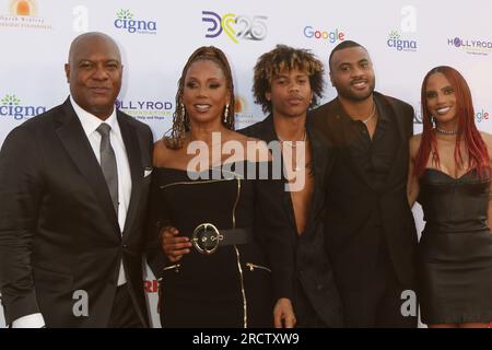 15 luglio 2023, Los Angeles, CA, USA: LOS ANGELES - JUL 15: Rodney Peete, Holly Robinson Peete, Roman Peete, RJ Peete, Ryan Peete al Design Care Gala 2023 Benefit HollyRod Foundation al Beehive il 15 luglio 2023 a Los Angeles, CA (Credit Image: © Kay Blake/ZUMA Press Wire) SOLO USO EDITORIALE! Non per USO commerciale! Foto Stock