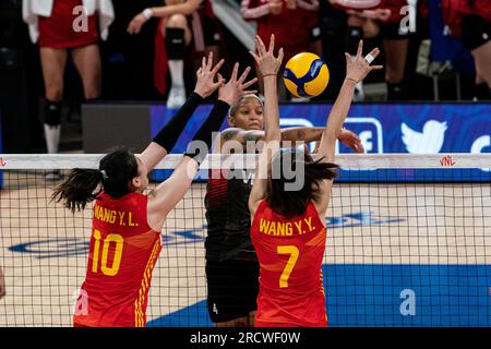 Arlington, USA. 16 luglio 2023. Melissa Teresa Vargas del T¨¹rkiye compete durante l'ultima partita tra Cina e T¨¹rkiye alla Women's Volleyball Nations League di Arlington, negli Stati Uniti, il 16 luglio 2023. Crediti: Chen Chen/Xinhua/Alamy Live News Foto Stock