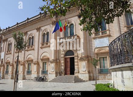 Municipio, Scicli, sede della stazione di polizia di Vigata nella famosa serie di detective di Montalbano, Sicilia, Italia Foto Stock