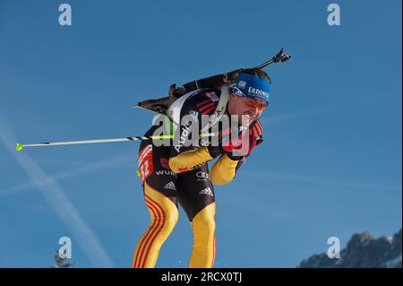 Michael GREIS Aktion Biathlon 10 KM Sprint der Herren AM 9.12.2011 Foto Stock