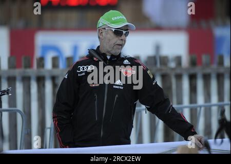 Uwe MÜSSIGGANG (Bundestrainer Biathlon Frauen) nachdenklich Biathlon Verfolgung 10km Verfolgung der Frauen 16.1.2011 Foto Stock