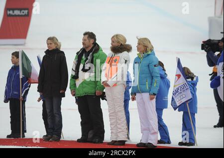 Maria Epple-Beck Christa Kinshofer und Sepp Ferstl bei einer Siegerehrung (von rechts nach links) Riesenslalom der Frauen am 17.2.2011 Ski Alpin Weltmeisterschaft vom 7.-20.2. 2011 a Garmisch - Partenkirchen Partenkirchen Foto Stock