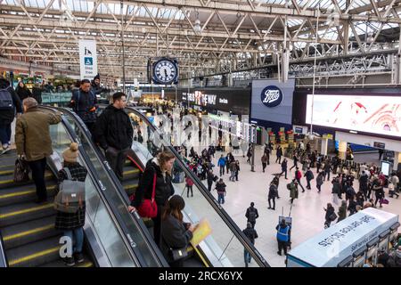 London Waterloo Railway Staition Concourse, Regno Unito Foto Stock