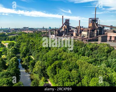 Il Volkspark Schwelgern a Duisburg Marxloh, dal 1925, parco cittadino donato da August Thyssen, direttamente ai cortili alti della ThyssenKrupp Steel ste Foto Stock