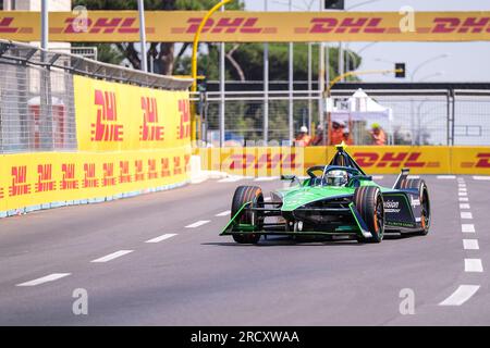 Roma, Italia. 15 luglio 2023. Nick Cassidy dell'Australia e Envision Racing durante il round 13 di qualifica del Campionato del mondo ABB Formula e 2023 Hankook Roma e-Prix. (Foto di Davide di Lalla/SOPA Images/Sipa USA) credito: SIPA USA/Alamy Live News Foto Stock