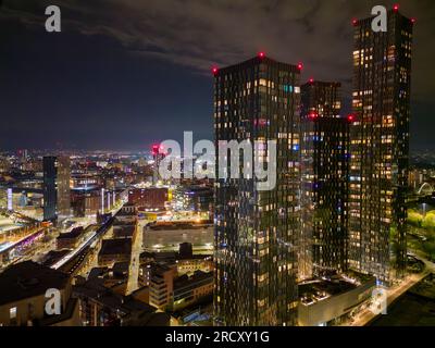 La torre di Deansgate Square blocca grattacieli di notte, nel centro di Manchester, in Inghilterra Foto Stock