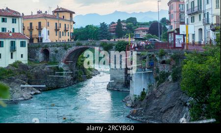 Ivrea, Italy - July 7 2023 Dora Baltea, river passing through Ivrea, Piedmont, Italy Foto Stock