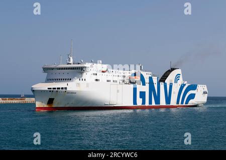 Arrivo del traghetto GNV Bridge al porto di Barcellona. 16 luglio 2023. Foto Stock