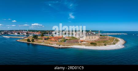 Vista aerea del castello di Kronborg con i bastioni, il burrone a guardia dell'ingresso del Mar Baltico Foto Stock