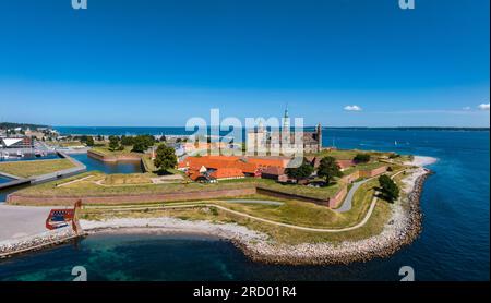 Vista aerea del castello di Kronborg con i bastioni, il burrone a guardia dell'ingresso del Mar Baltico Foto Stock