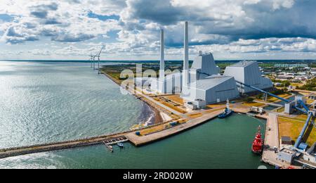 Vista aerea della centrale elettrica. ESG energia verde a Copenaghen, Danimarca. Foto Stock