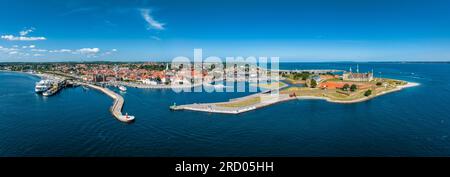 Vista aerea del castello di Kronborg con i bastioni, il burrone a guardia dell'ingresso del Mar Baltico Foto Stock
