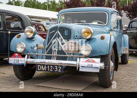 Lelystad, Paesi Bassi, 18.06.2023, Classic car Citroen Traction Avant dal 1954 al National Oldtimer Day Foto Stock