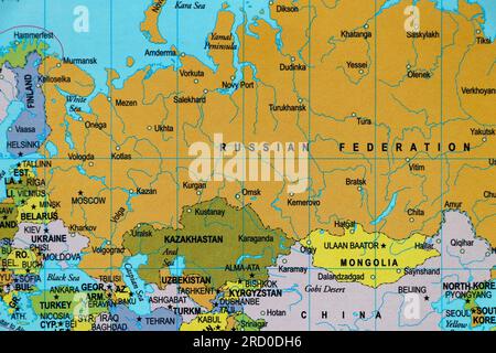 mappa mondiale della federazione russa e dei confini nazionali, ucraina, kazakistan in primo piano Foto Stock