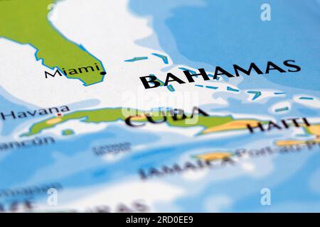 mappa mondiale di cuba e focus su tutti i confini con miami, bahamas, l'avana, haiti e giamaica Foto Stock