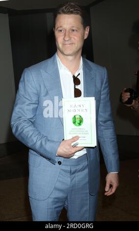 New York, USA. 17 luglio 2023. NEW YORK, NY 17 LUGLIO: Ben McKenzie visto alla CBS Mornings promuovere il suo nuovo libro Easy Money il 17 luglio 2023 a New York City. Credito: RW/MediaPunch credito: MediaPunch Inc/Alamy Live News Foto Stock