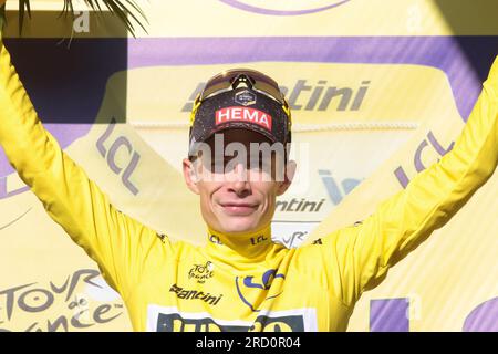 Vingegaard Jonas Netherlands Team Jumbo-Visma ha il suo ventunesimo giorno in giallo a pari di Tadej Pogacar Foto Stock