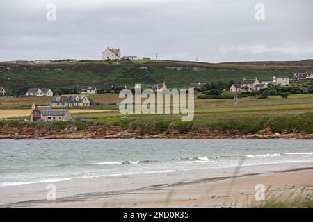Dunnet Bay, Caithness, Scozia, luglio 2023, persone che si godono la spiaggia Foto Stock