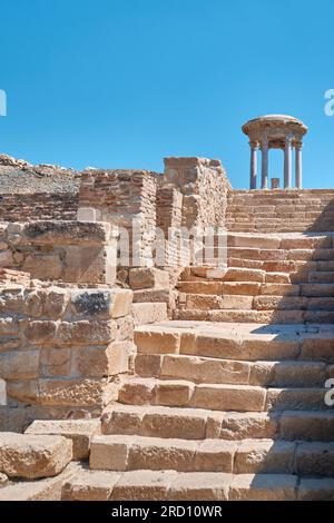 Burdur, Turchia - 16 luglio 2023: Splendido ninfeo restaurato nell'antica città di Kibyra Foto Stock