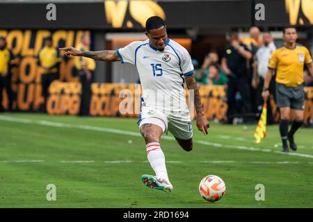 Il difensore di Panama Eric Davis (15) invia un pass durante la finale della CONCACAF 2023 Gold Cup contro il Messico, domenica 16 luglio 2023, al SoFi Stadium, A Inglew Foto Stock