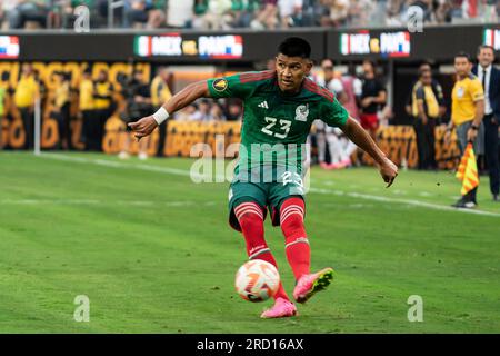 Il difensore messicano Jesús Gallardo (23) invia un pass durante la finale della CONCACAF 2023 Gold Cup contro Panama, domenica 16 luglio 2023, al SoFi Stadium, Dentro dentro dentro Foto Stock