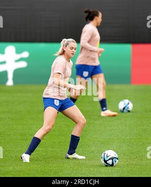 L'inglese Alessia Russo durante una sessione di allenamento a Spencer Park, Brisbane, Australia. Data foto: Martedì 18 luglio 2023. Foto Stock