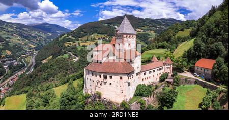 Viaggi e luoghi di interesse del Nord Italia. Maestoso castello medievale di Trostburg - Museo dei Castelli dell'alto Adige in Valle Isacro Foto Stock