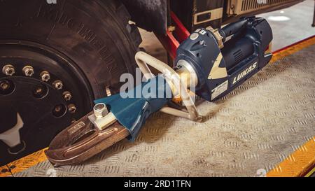 Brisbane, Australia - attrezzo di salvataggio idraulico noto anche come Jaws of Life Foto Stock