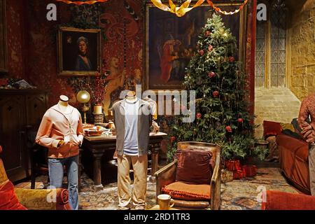 Il grande costume da sala e gli oggetti di scena di Hogwarts al tour degli studi della warner bros a Londra - The Making of Harry Potter, Regno Unito Foto Stock