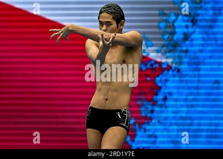 Fukuoka, Giappone. 18 luglio 2023. Il giapponese Yotaro Sato gareggia nella gara preliminare maschile solo Free durante il ventesimo Campionato Mondiale di Aquatics presso la Marine Messe Hall A di Fukuoka (Giappone), 18 luglio 2023. Crediti: Insidefoto di andrea staccioli/Alamy Live News Foto Stock