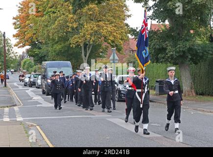 Cadetti marini di Filey in parata da TS Unseen, Southdene, Filey, North Yorkshire, Inghilterra, REGNO UNITO, YO14 9BB Foto Stock