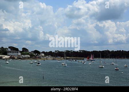 Vista da Port Lagaden, Larmor Baden, Vannes, Morbihan, Bretagna, Francia Foto Stock