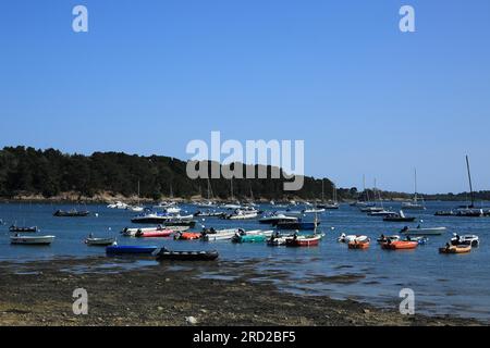 Vista da Port Lagaden, Larmor Baden, Vannes, Morbihan, Bretagna, Francia Foto Stock