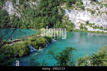 Laghi di Plitvice nell'estate del 2004. Foto analogica acquisita. Foto Stock