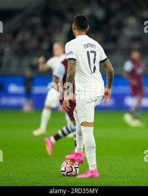 Perth, Australia. 18 luglio 2023. Australia, Perth, 18 luglio 2023: Cristian Romero (17 Tottenham) sul pallone durante la partita di calcio amichevole internazionale tra il Tottenham Hotspur e il West Ham United all'Optus Stadium di Perth, Australia. (Daniela Porcelli/SPP) credito: SPP Sport Press Photo. /Alamy Live News Foto Stock