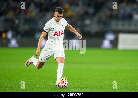 Perth, Australia. 18 luglio 2023. Australia, Perth, 18 luglio 2023: Ivan Perisic (14 Tottenham) calcio di punizione durante la partita di calcio amichevole internazionale tra il Tottenham Hotspur e il West Ham United all'Optus Stadium di Perth, Australia. (Daniela Porcelli/SPP) credito: SPP Sport Press Photo. /Alamy Live News Foto Stock