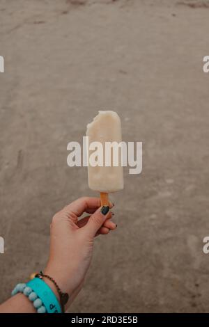 popsicle sulla spiaggia Foto Stock