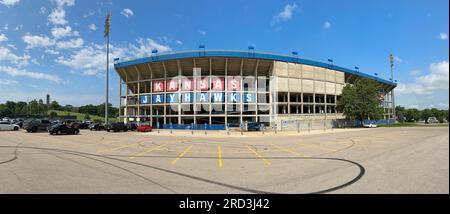 Lawrence, Kansas - 17 luglio 2023: University of Kansas - David Booth Kansas Memorial Stadium Foto Stock
