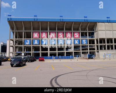 Lawrence, Kansas - 17 luglio 2023: University of Kansas - David Booth Kansas Memorial Stadium Foto Stock