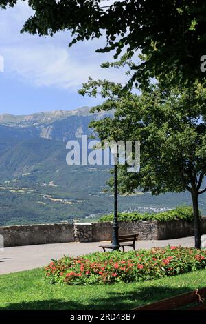 Jardin de l’Archevéché, Embrun, Gap, Hautes-Alpes, Provence-Alpes-Cote d’Azur, Francia Foto Stock