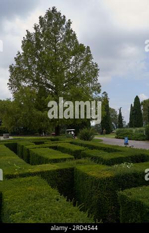 Valeggio sul Mincio, Italia - 1 luglio 2023 - Parco Giardino Sigurta - Maze - regione Veneto Foto Stock