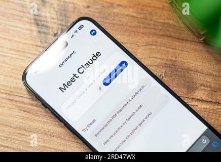 Claude 2 ai di Anthropic un assistente cordiale, veloce, capace e veramente conversazionale Foto Stock