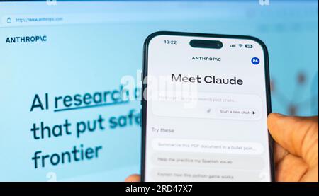 Claude 2 ai di Anthropic un assistente cordiale, veloce, capace e veramente conversazionale Foto Stock