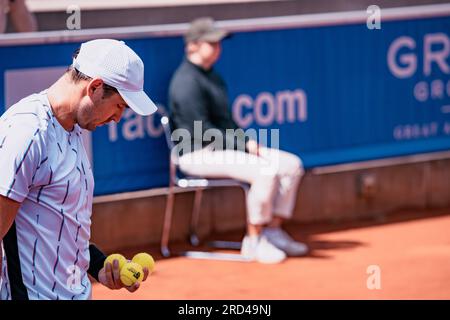 Båstad, Svezia. 07 18 2023. Filip Misolic contro Dusan Lajovic al primo turno. Daniel Bengtsson Foto Stock