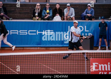 Båstad, Svezia. 07 18 2023. Filip Misolic contro Dusan Lajovic al primo turno. Daniel Bengtsson Foto Stock