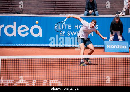 Båstad, Svezia. 07 18 2023. Filip Misolic contro Dusan Lajovic al primo turno. Daniel Bengtsson Foto Stock