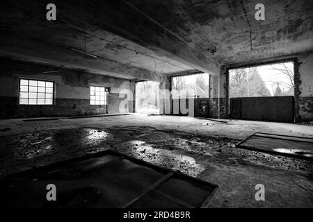 vecchio luogo di lavoro in un impianto industriale Foto Stock