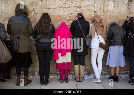 Area di preghiera delle donne del muro Occidentale nella città Vecchia di Gerusalemme Foto Stock