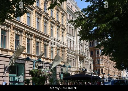 Edifici di architettura rinascimentale in via Pohjois Esplanadi presso il Parco Esplanadi nel centro di Helsinki, Finlandia Foto Stock